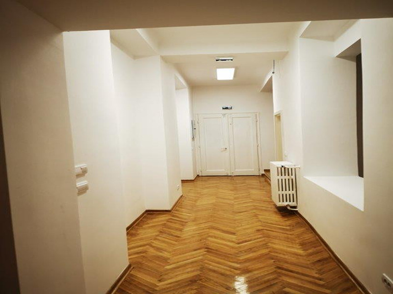 Gallery item 19